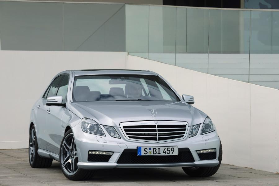  Mercedes-Benz E63 AMG 2010 года  (фото 4 из 57)